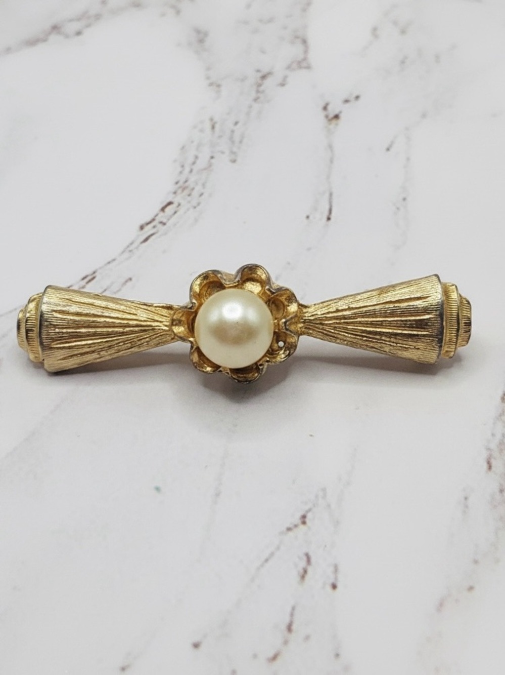 Vintage Brooch Gold Tone Faux Pearl Signed DUBARRY • Vintage Jewelry